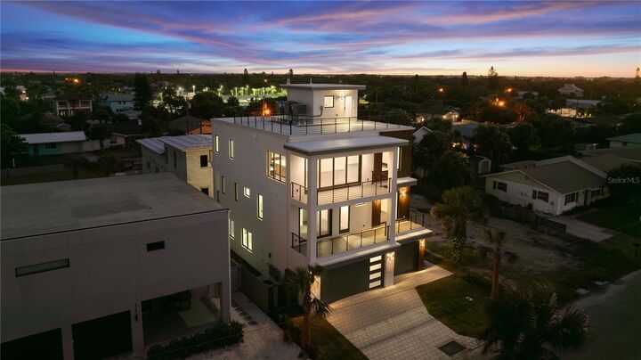 Property Photo: 427 Columbus Avenue FL 32169