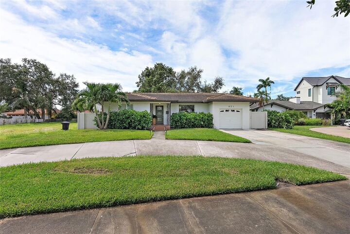 851 Snell Isle Boulevard NE  St Petersburg FL 33704 photo