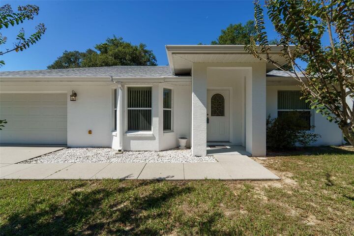 Property Photo: 729 Longfellow Terrace FL 34450