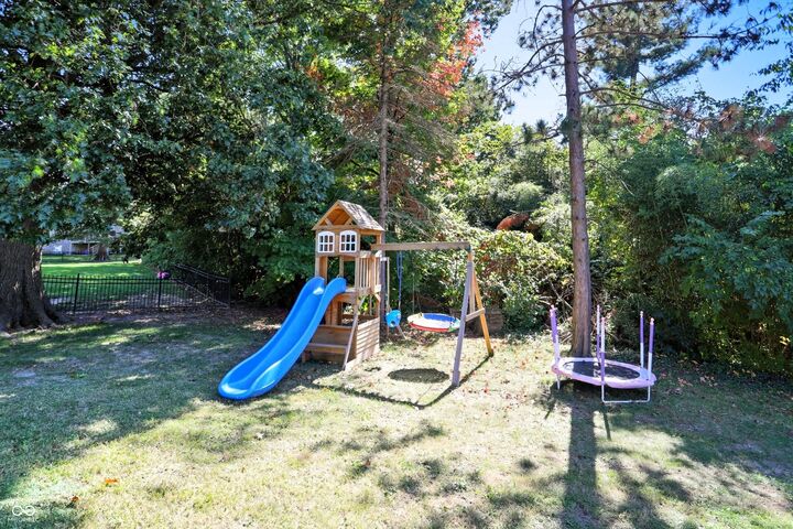 Property Photo: 3905 Shelbyville Road IN 46237