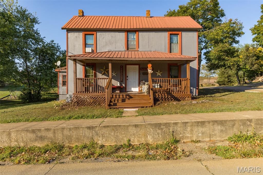 Property Photo:  318 E Marvin Avenue  MO 63645
