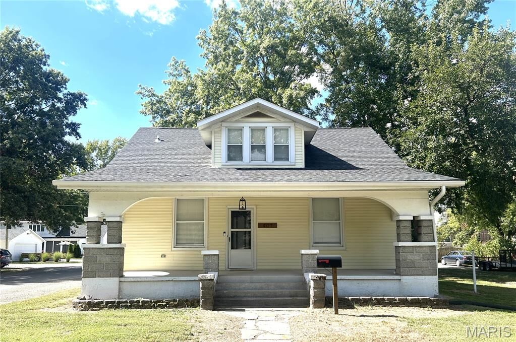 Property Photo:  401 N Edison Street  IL 62243 