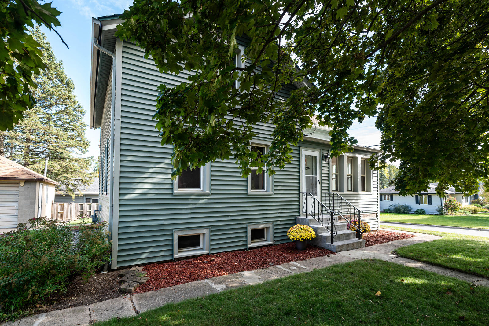 Property Photo: 1401 N Second St WI 53098