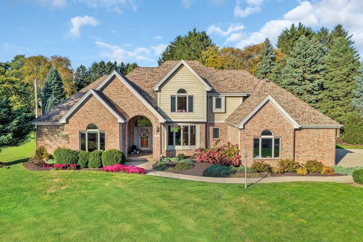 Property Photo: 4 Lake Pointe Cir WI 53402