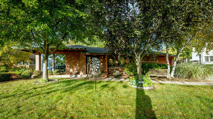 Property Photo:  2320 N Main St  WI 53402 