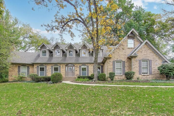 651 Nor Oaks Court  West Chicago IL 60185 photo