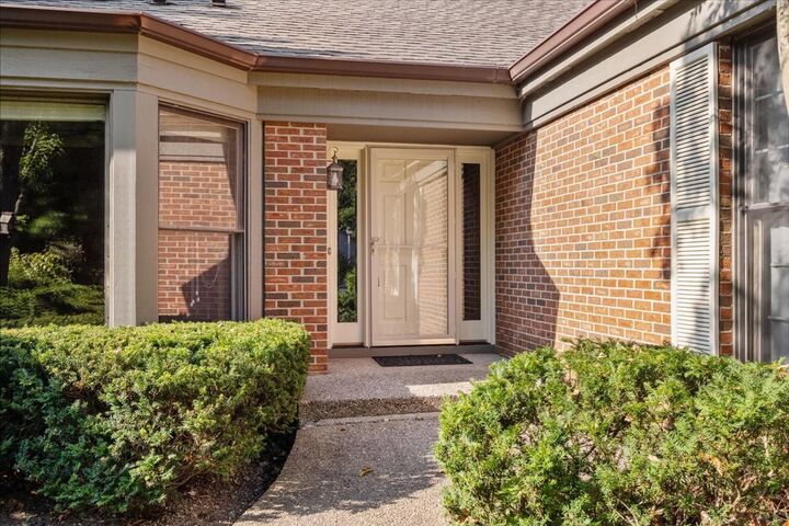 Property Photo:  8 Warrington Drive  IL 60044 