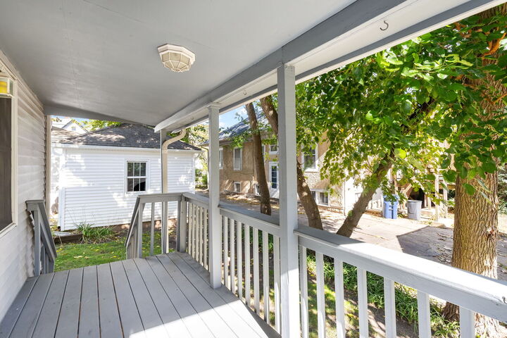 Property Photo:  409 S Hale Street  IL 60187