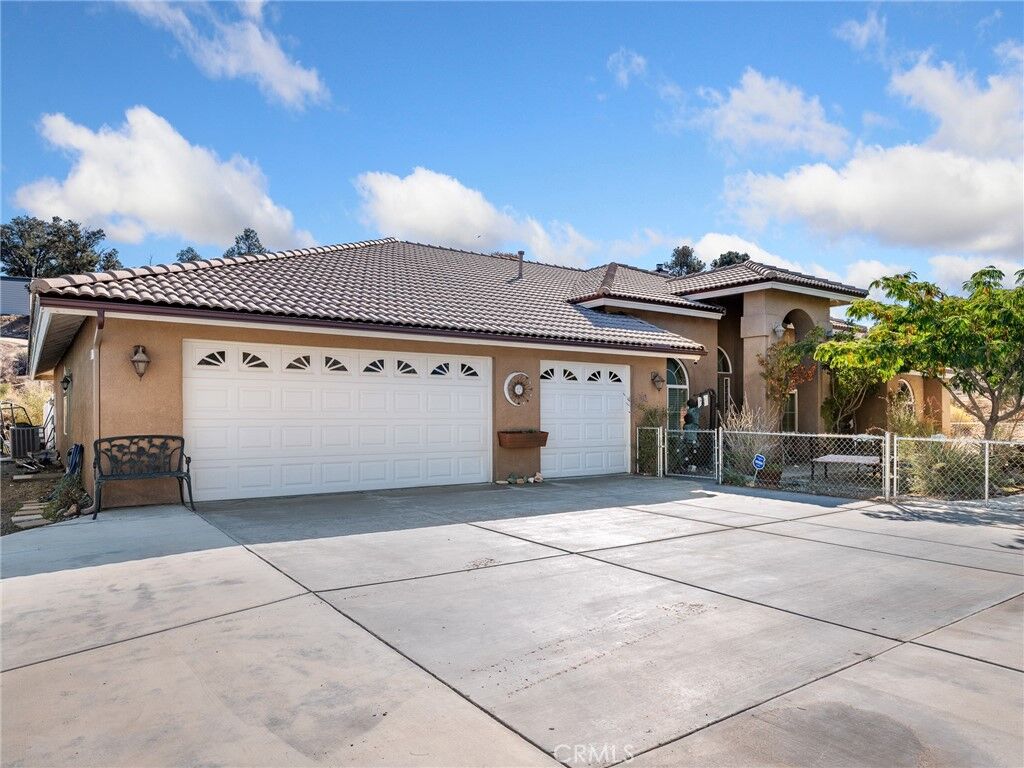Property Photo: 2235 Pegasus CA 92397