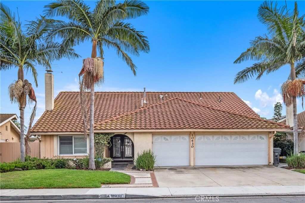 Property Photo: 10430 La Cebra CA 92708