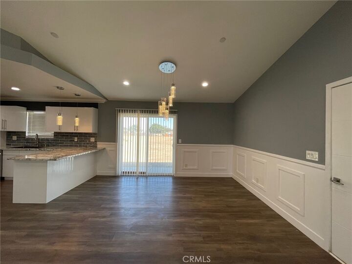 Property Photo:  10055 E Avenue R10  CA 93543