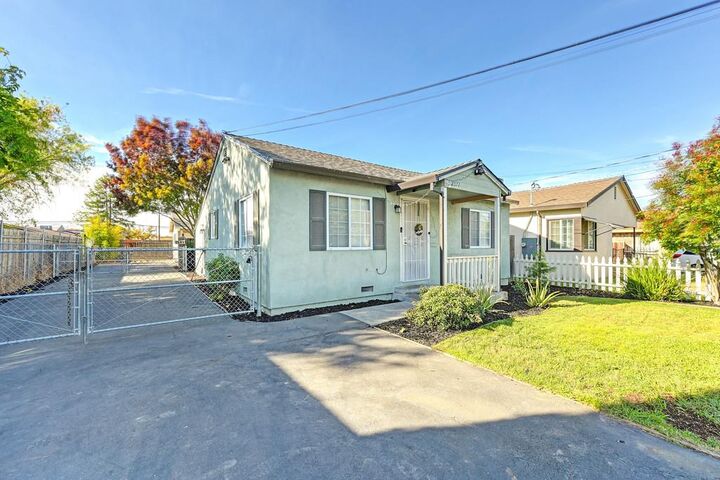 Property Photo: 2569 Erickson Street CA 95815