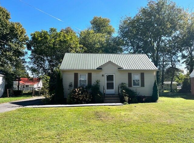 Property Photo:  304 Stegall  TN 37388