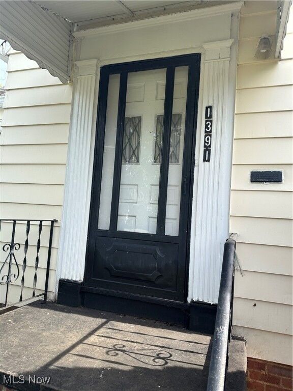Property Photo: 1391 Iroquois Avenue OH 44124