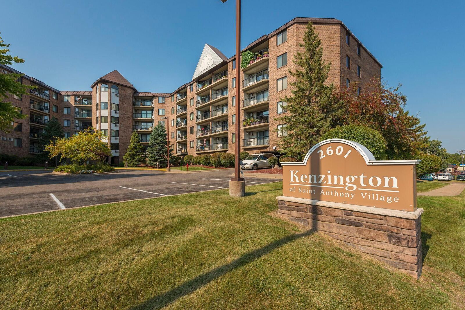 Property Photo: 2601 Kenzie Terrace 402 MN 55418