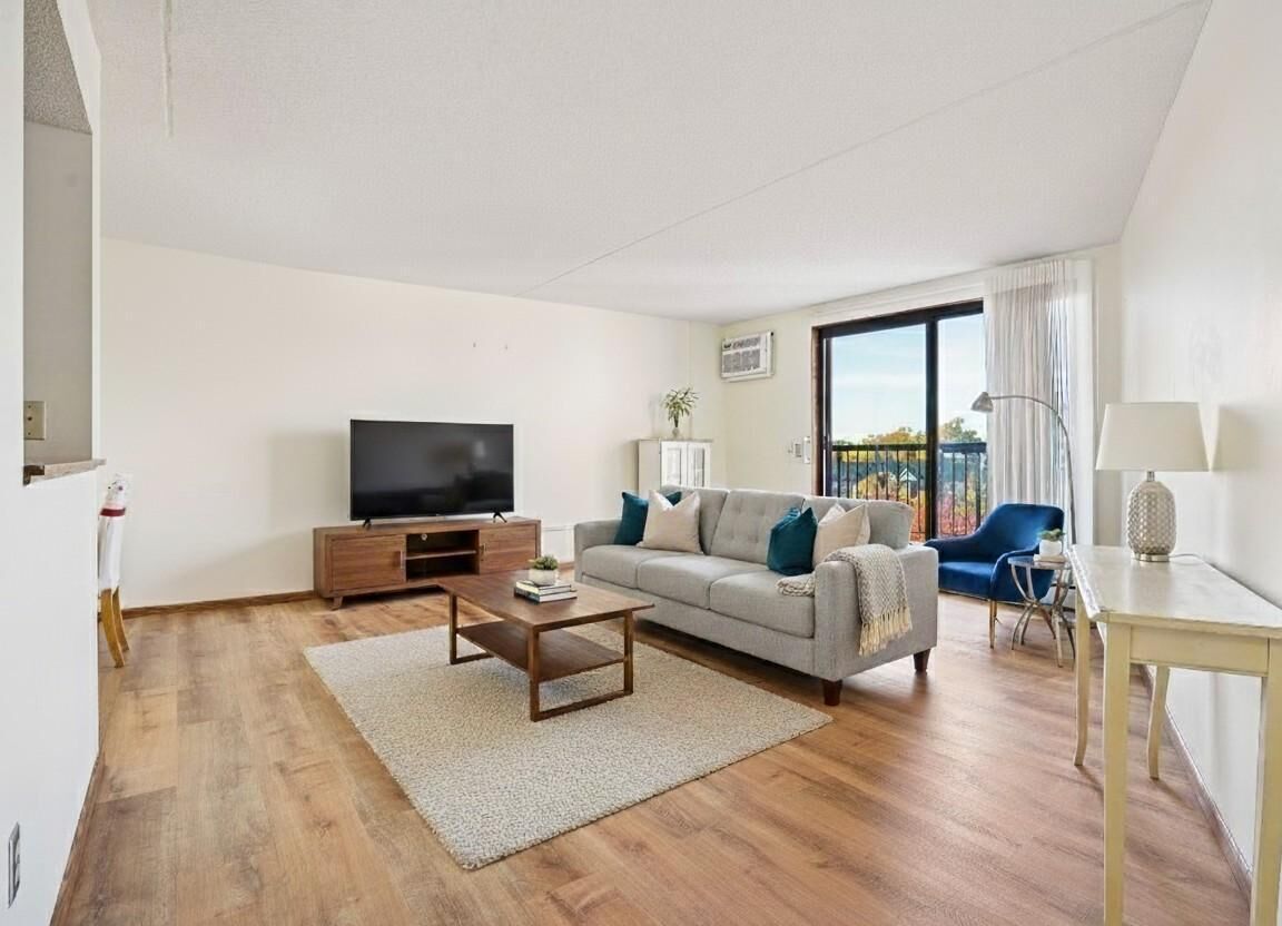 Property Photo:  2601 Kenzie Terrace 402  MN 55418 