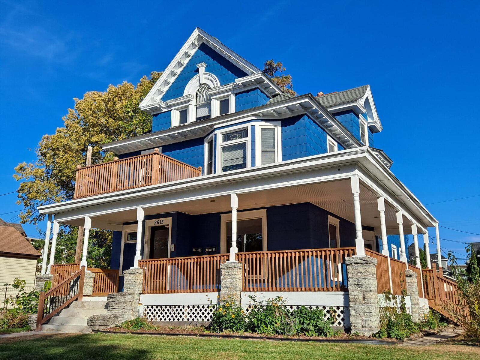 Property Photo:  2613 Bryant Avenue S  MN 55408 