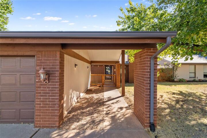 Property Photo: 12424 Fox Run Drive OK 73142