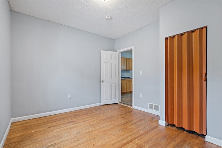 Property Photo:  52 & 52.5 Wall St  MA 01604 