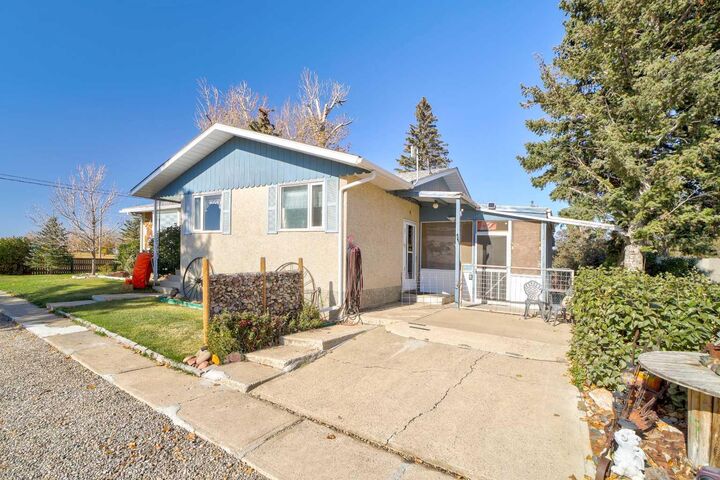 Property Photo: 123 Blayney Avenue AB T0L 0G0