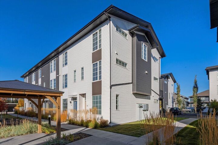 Property Photo: 90 Walgrove Common SE AB T2X 4C2