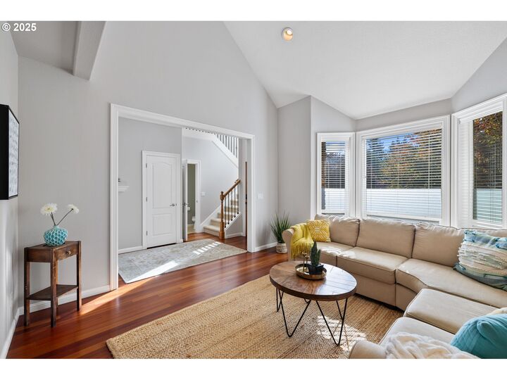 Property Photo: 877 W Lookout Ridge Dr WA 98671