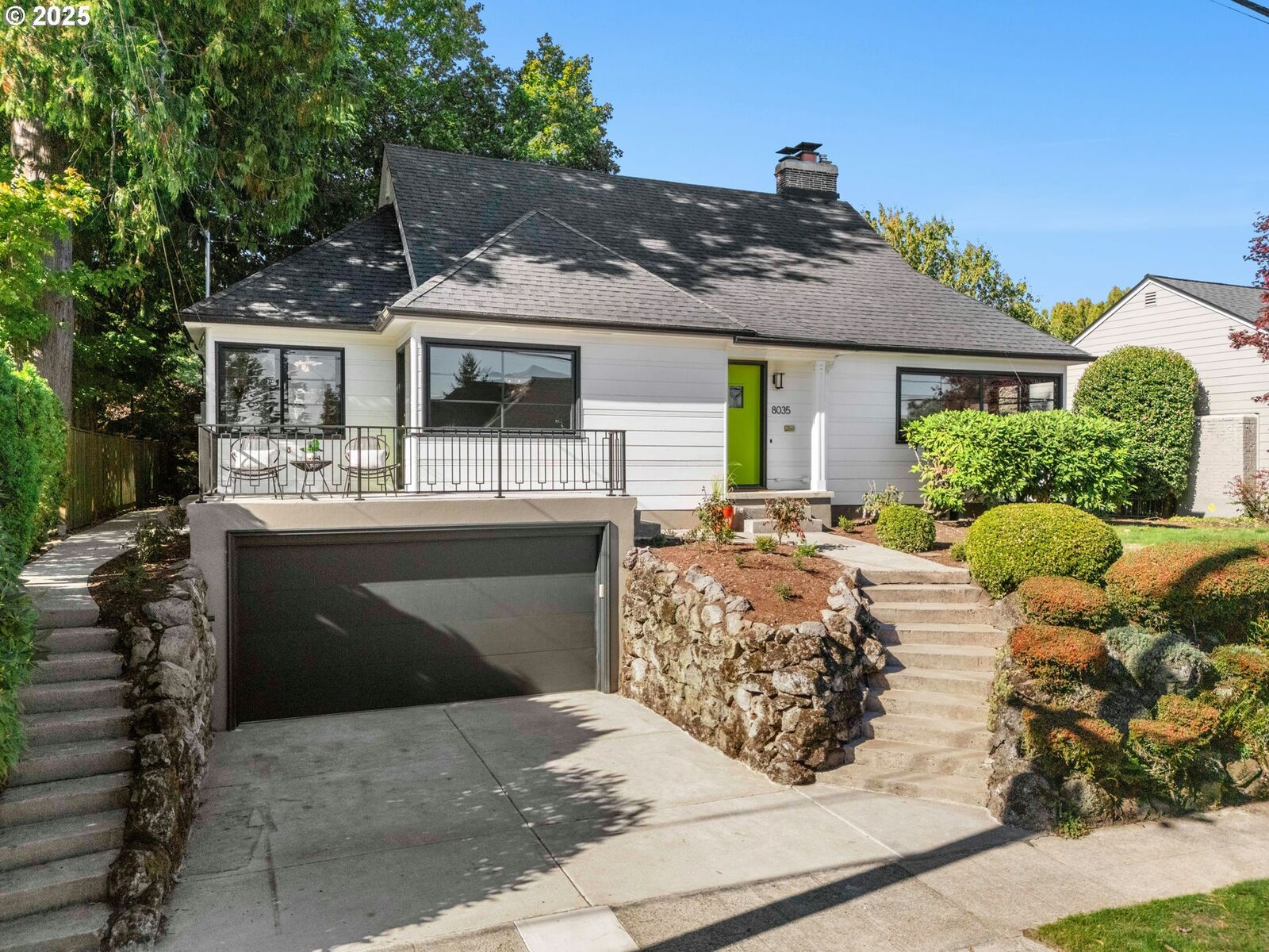 Property Photo: 8035 SW 8th Ave OR 97219
