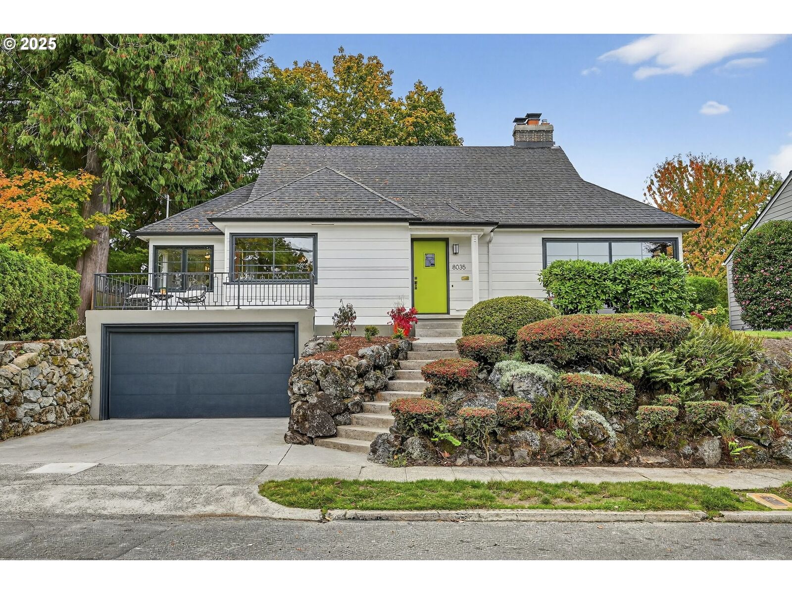 Property Photo:  8035 SW 8th Ave  OR 97219 