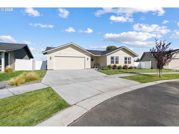 Property Photo: 129 SW Eagle Dr OR 97818