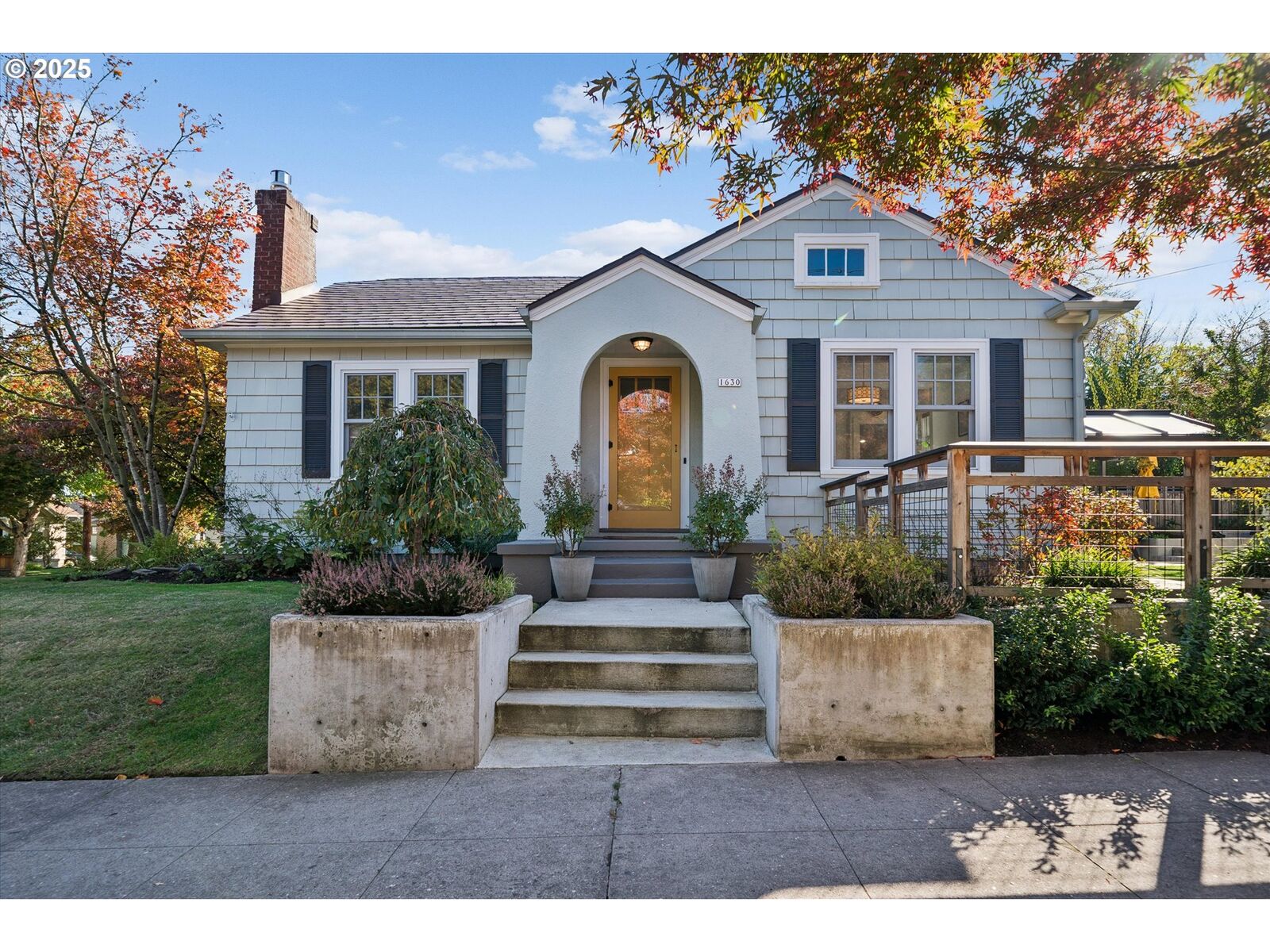 Property Photo: 1630 SE Tolman St OR 97202