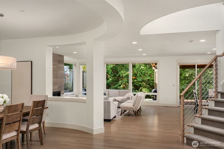 Property Photo: 6809 120th Avenue NE WA 98033