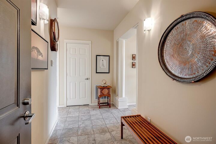 Property Photo: 10042 Main Street 404 WA 98004