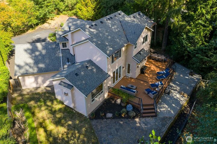 Property Photo:  2016  236th Avenue SE  WA 98075 