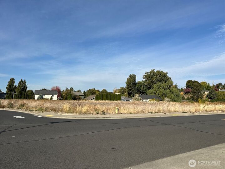 Property Photo:  1245 SE Commercial Drive  WA 99324 