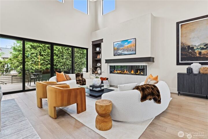 Property Photo: 5515 108th Avenue NE WA 98033