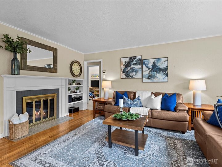 Property Photo: 3420 32nd Avenue W WA 98199
