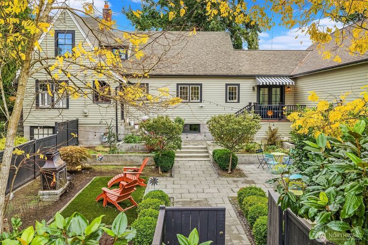 Property Photo: 1060 Spruce Street WA 98020