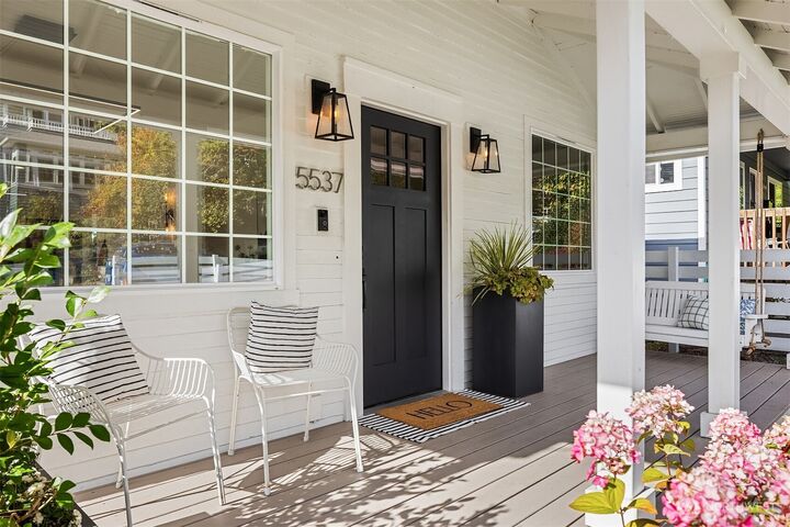 Property Photo: 5537 29th Avenue NE WA 98105