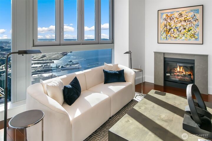 Property Photo: 1521 2nd Avenue 3801 WA 98101
