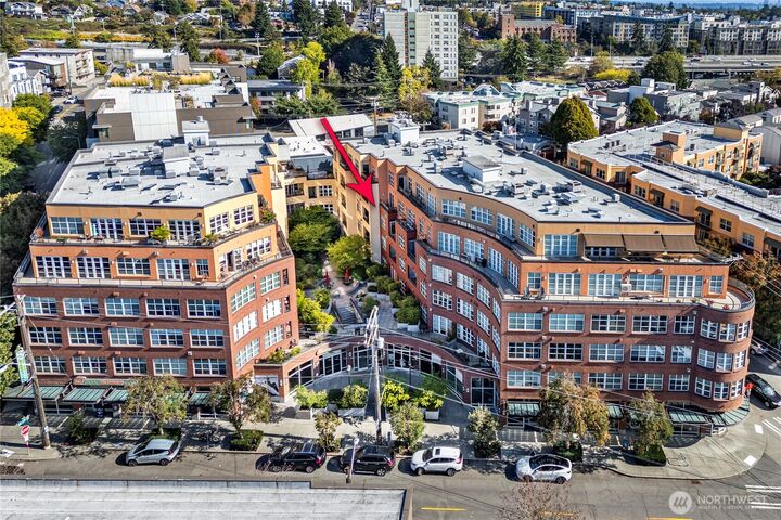 Property Photo: 410 NE 70th Street 407 WA 98115