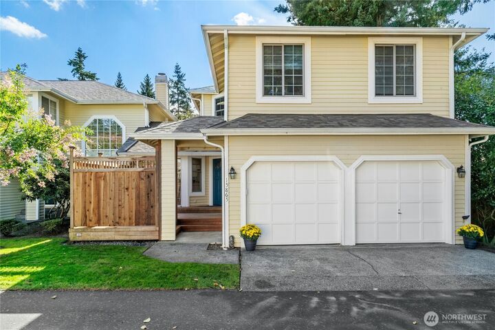 Property Photo:  15865  Northup Way 41  WA 98008 