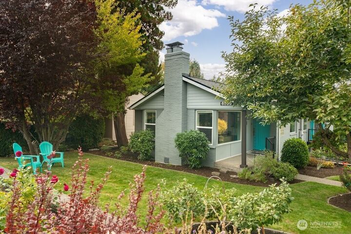 Property Photo: 6555 27th Avenue NE WA 98115