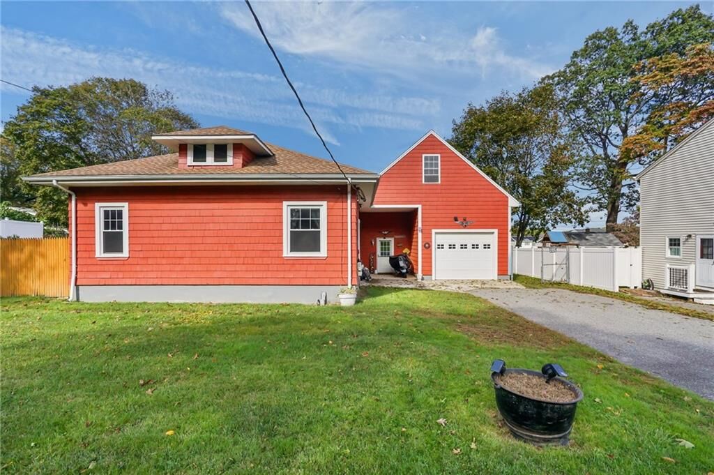 Property Photo:  66 Pequot Avenue  RI 02864 