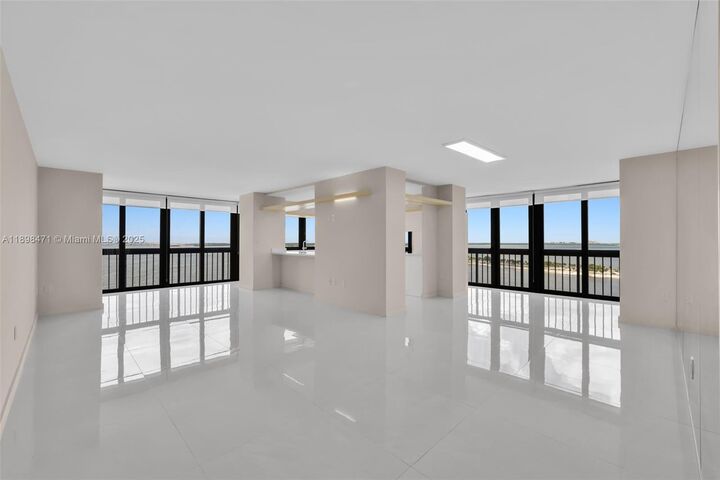 2333 Brickell Ave 1701  Miami FL 33129 photo