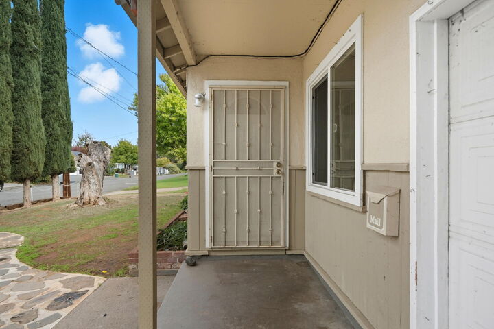 Property Photo: 1106 2nd Street CA 96002