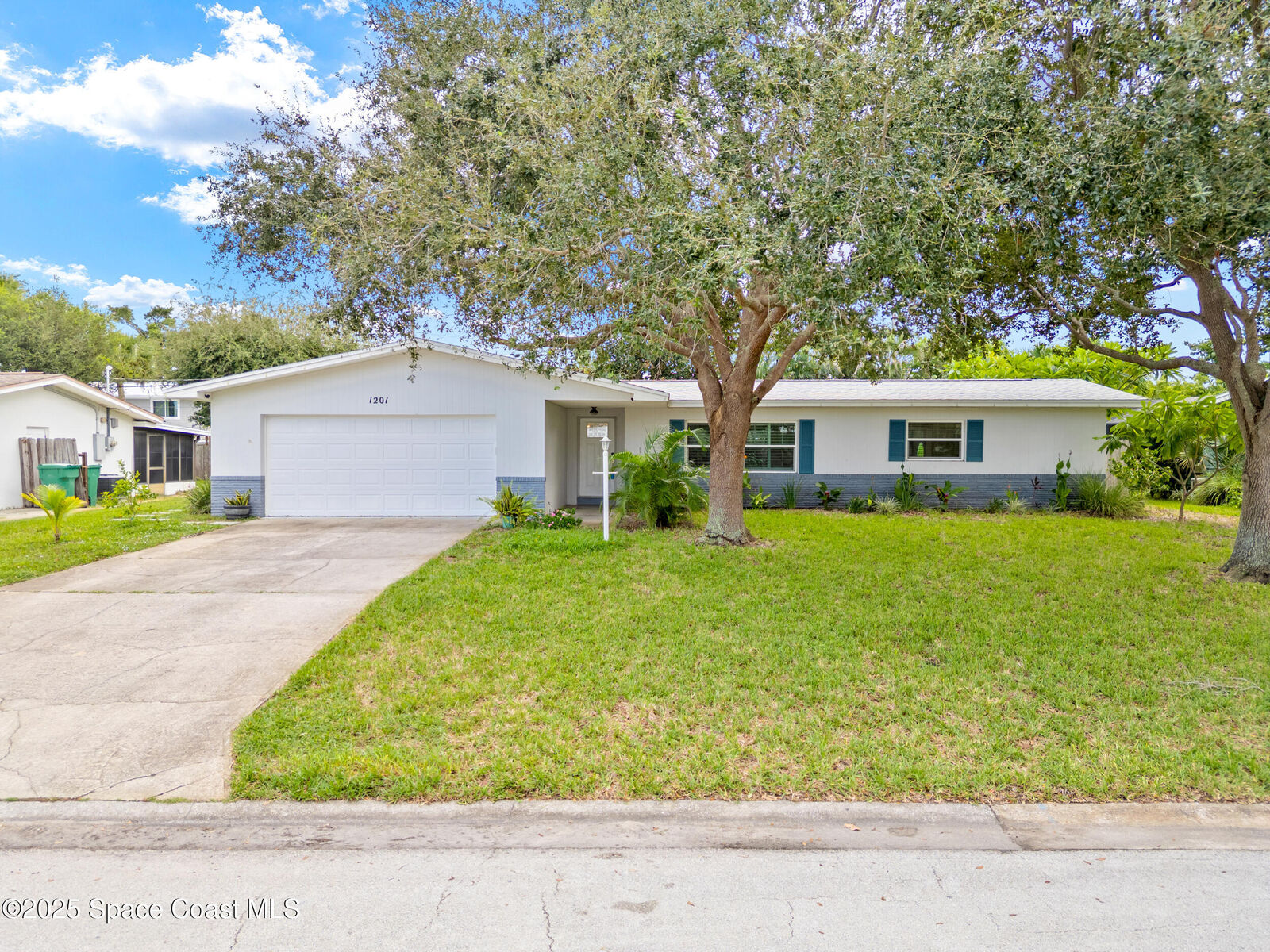 Property Photo:  1201 Pawnee Terrace  FL 32937 