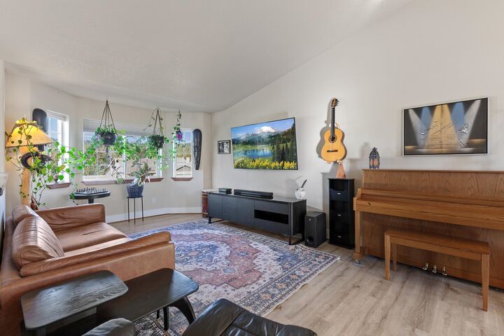 Property Photo: 9806 E Hoffman Ct WA 99206