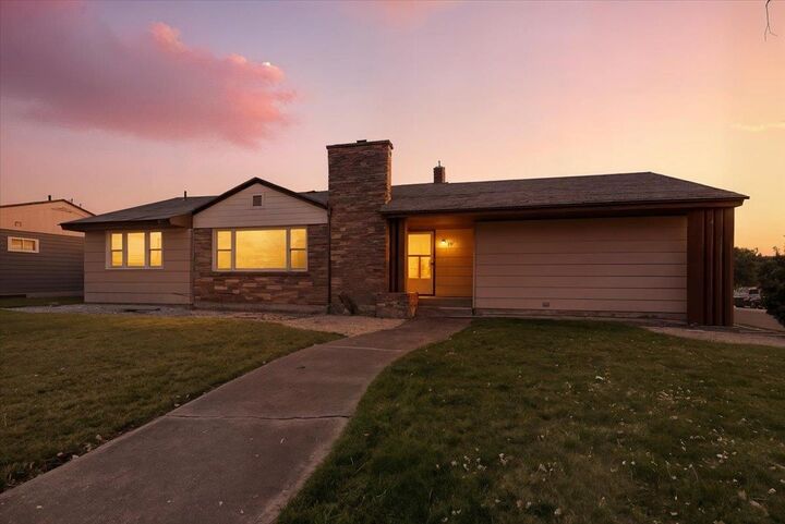 Property Photo: 3019 N Locust Rd WA 99206