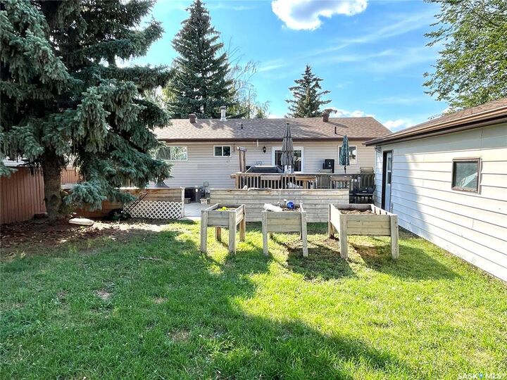 Photo de la propriété: 2472 Ross Crescent SK S9A 3R3