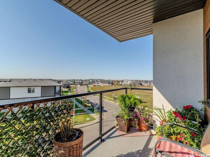 720 Baltzan Boulevard 302  Saskatoon SK S7W 0W6 photo